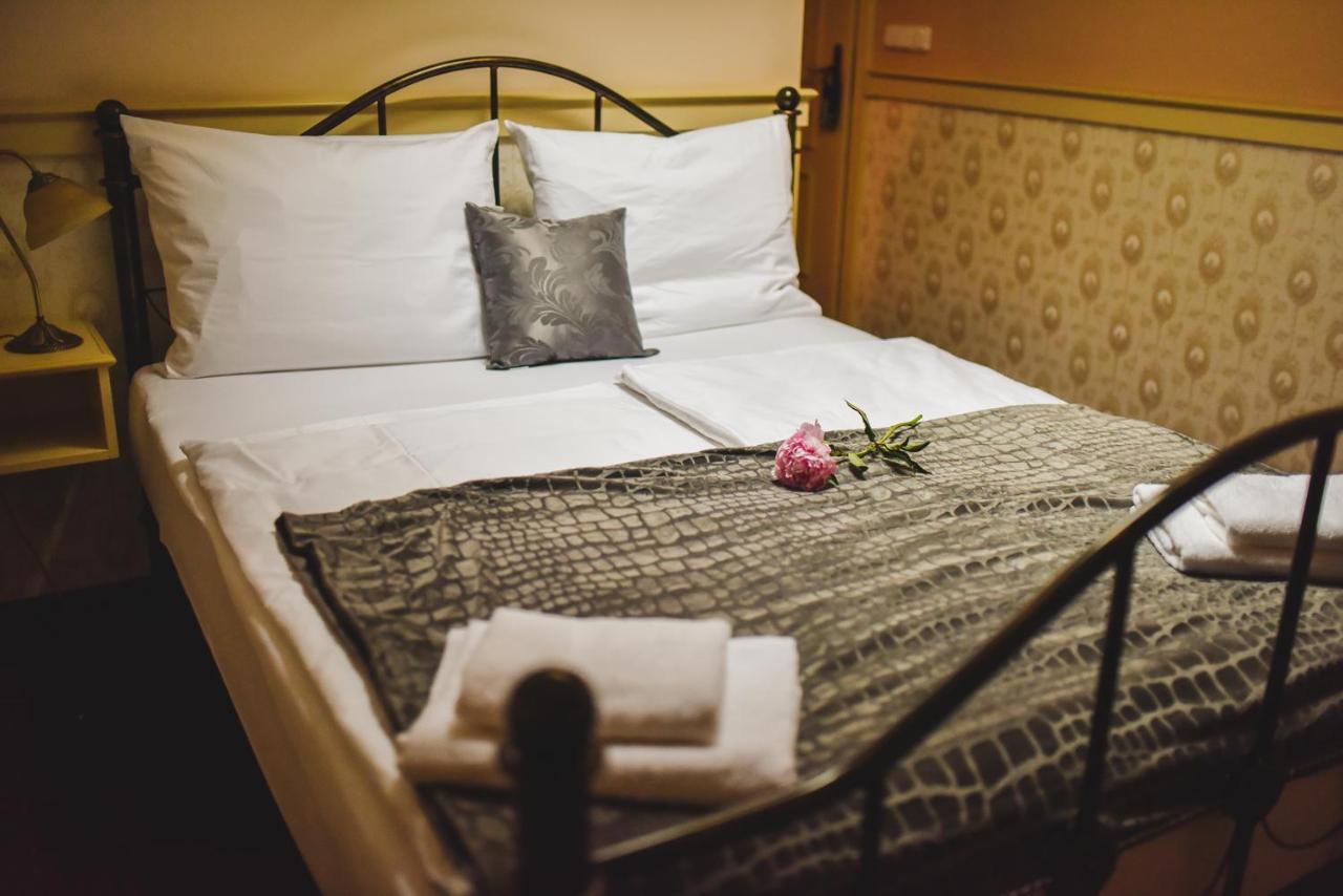 Zamek Kamenny Dvur Hotel Kynsperk nad Ohri ภายนอก รูปภาพ