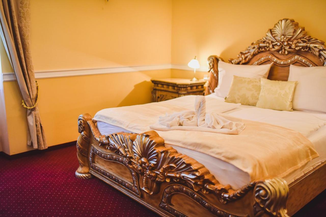 Zamek Kamenny Dvur Hotel Kynsperk nad Ohri ภายนอก รูปภาพ