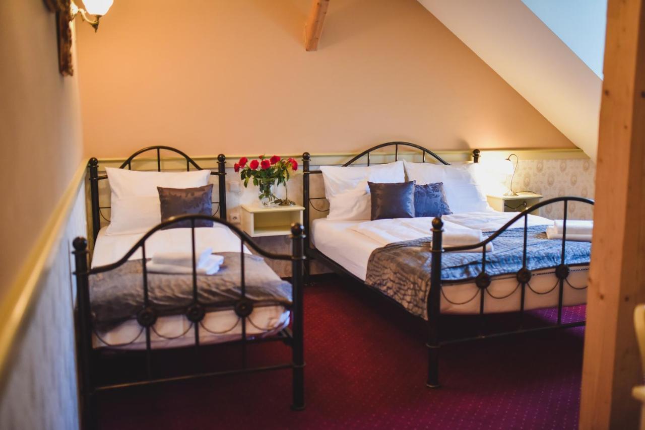 Zamek Kamenny Dvur Hotel Kynsperk nad Ohri ภายนอก รูปภาพ