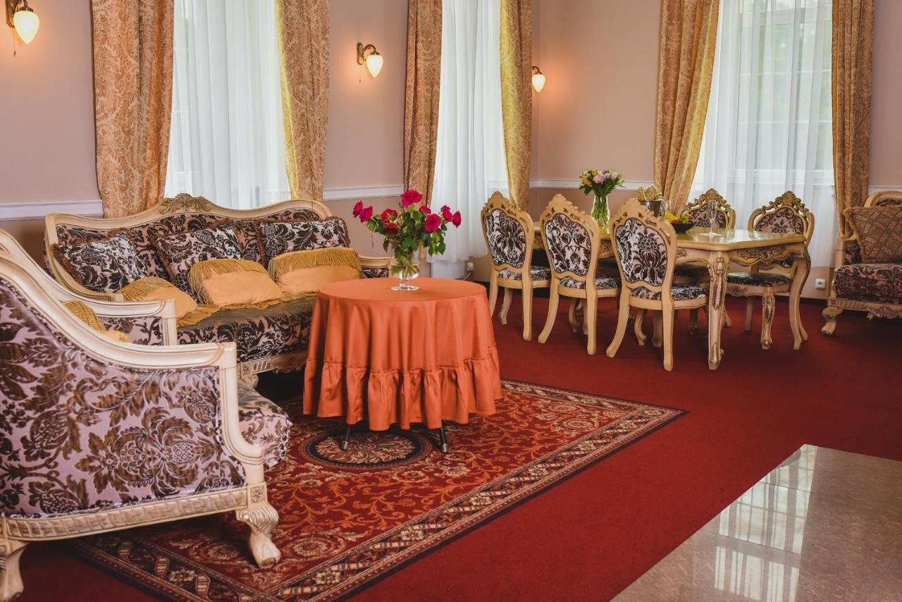 Zamek Kamenny Dvur Hotel Kynsperk nad Ohri ภายนอก รูปภาพ