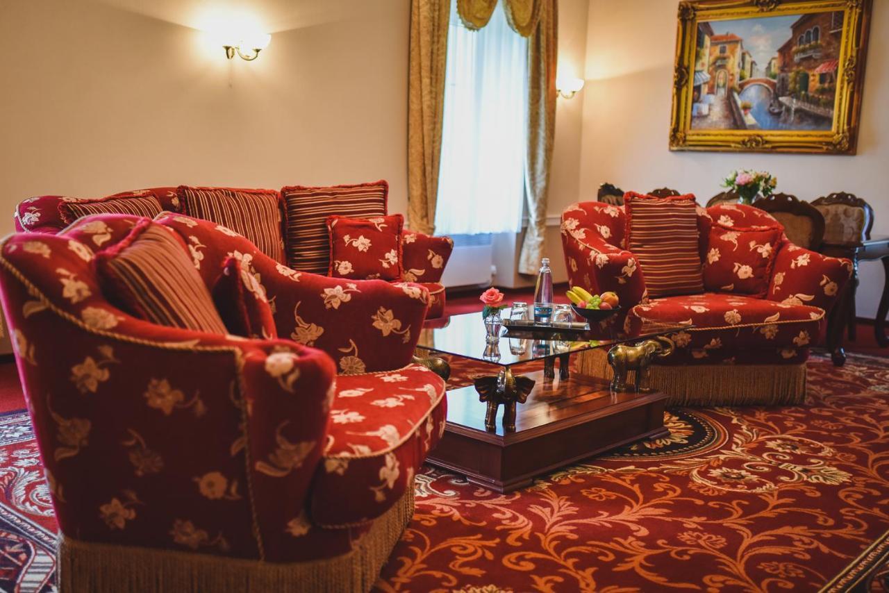 Zamek Kamenny Dvur Hotel Kynsperk nad Ohri ภายนอก รูปภาพ