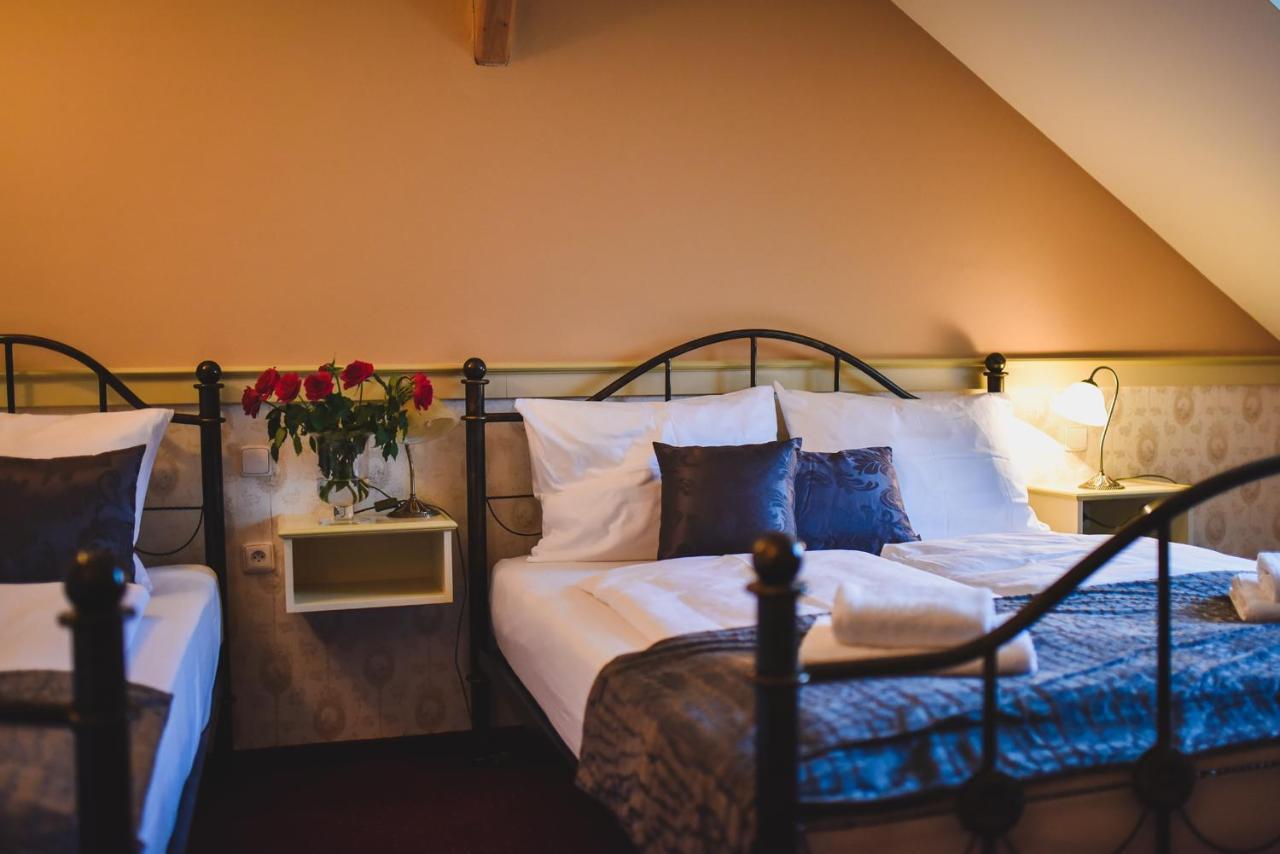 Zamek Kamenny Dvur Hotel Kynsperk nad Ohri ภายนอก รูปภาพ