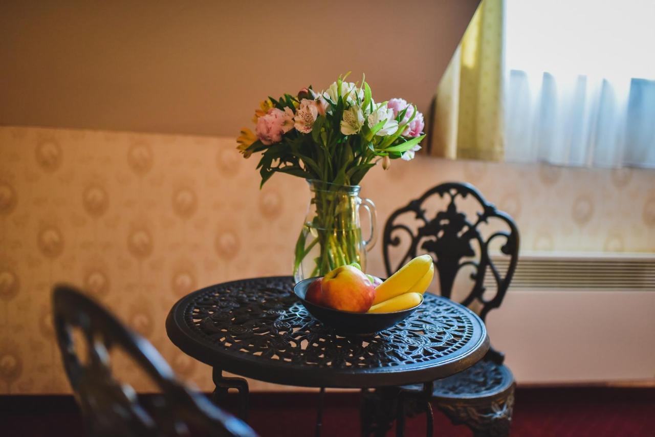 Zamek Kamenny Dvur Hotel Kynsperk nad Ohri ภายนอก รูปภาพ
