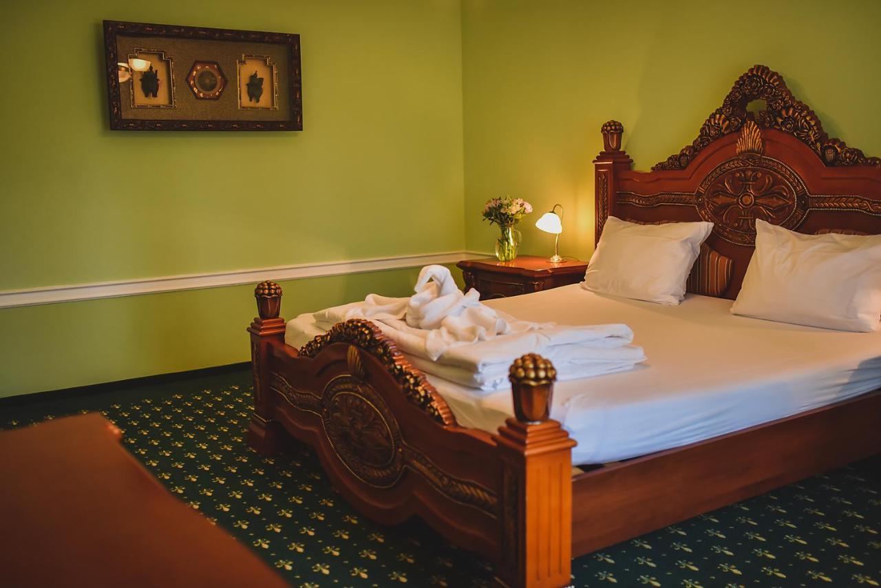 Zamek Kamenny Dvur Hotel Kynsperk nad Ohri ภายนอก รูปภาพ