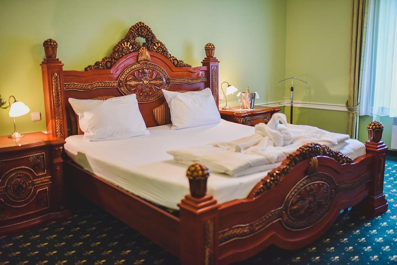 Zamek Kamenny Dvur Hotel Kynsperk nad Ohri ภายนอก รูปภาพ