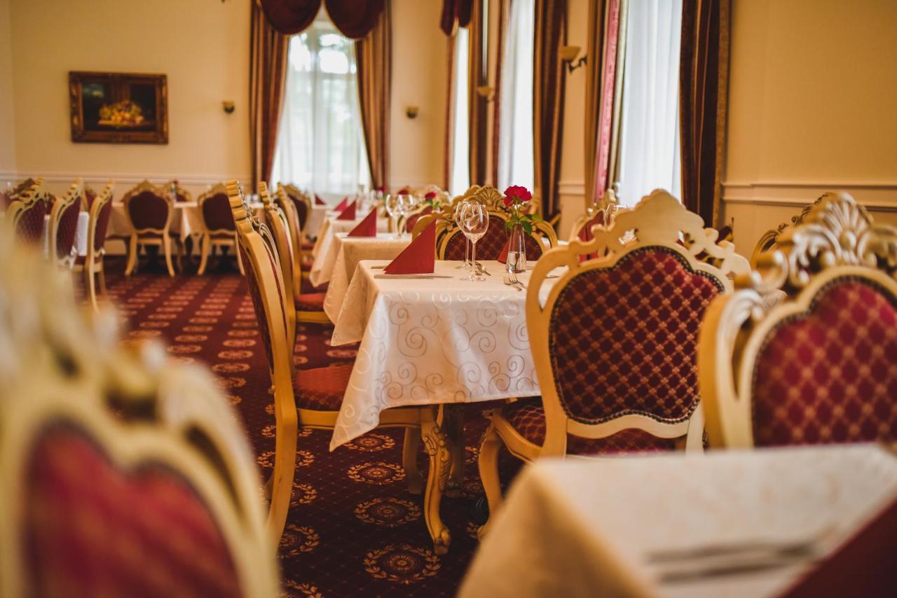 Zamek Kamenny Dvur Hotel Kynsperk nad Ohri ภายนอก รูปภาพ