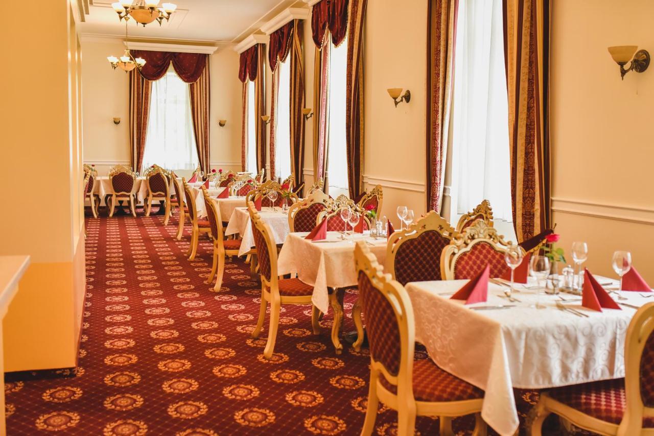 Zamek Kamenny Dvur Hotel Kynsperk nad Ohri ภายนอก รูปภาพ